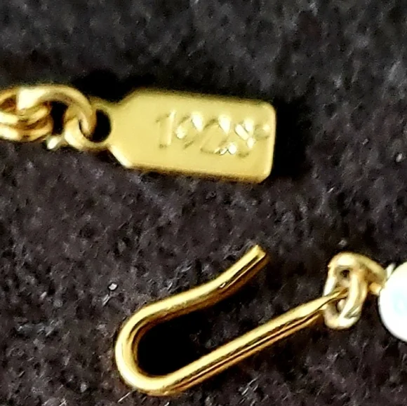 1928 Faux Pearl Collar Necklace - Picture 3 of 4